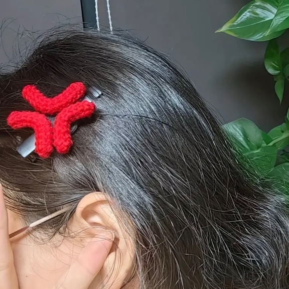 🔥 Crochet "Angry" Hair Clip – Set of Three (3)🔥 - Picture 4 of 5
